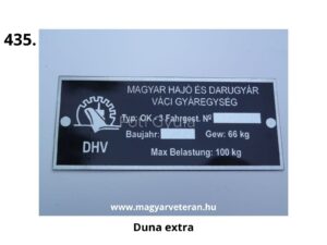 Fém gyártói adattábla "MAGYAR HAJÓ ÉS DARUGYÁR VÁCI GYÁREGYSÉG" felirattal, típusszám OK–3, 66 kg saját tömeg és 100 kg maximális terhelhetőség feltüntetésével; veterán ipari vagy járműalkatrész.