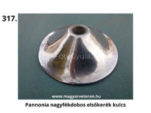Pannónia nagyfékdobos első kerékhez való kulcs, polírozott fém kivitelű veterán motorkerékpár alkatrész