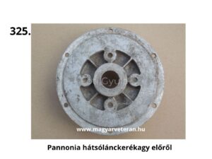 Pannónia veterán motorkerékpár hátsó lánckerékagy elölnézetből, eredeti jellegű öntvény hajtásrendszerhez