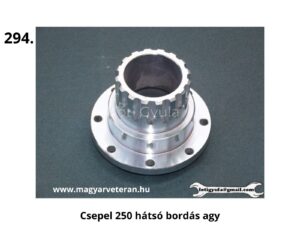 Csepel 250 hátsó bordás agy – furatokkal ellátott peremes fém alkatrész bordázott belső felülettel magyar veterán motorkerékpárhoz