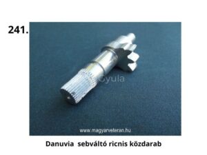 Danuvia sebváltó ricnis közdarab – fogazott és bordázott fém köztes elem magyar veterán motorkerékpár sebességváltójához