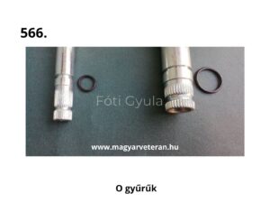 Pannónia berúgótengelyhez és váltórudazathoz tartozó O-gyűrűk, precíziós tömítések veterán motorkerékpár felújításhoz, fém tengelyek mellett elhelyezve