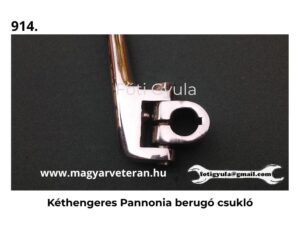 Kéthengeres Pannonia berugó csukló krómozott kivitelben veterán motorkerékpár alkatrészhez, sötét háttéren fotózva.