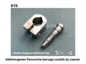 Kéthengeres Pannonia berugó csukló és csavar veterán motorkerékpár alkatrészhez, világoskék háttéren fényképezve.