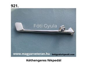 Kéthengeres fékpedál fém kivitelben veterán motorkerékpár alkatrészhez, világoskék háttéren fotózva.