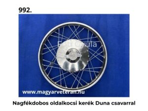 Nagyfékdobos oldalkocsi kerék Duna csavarral komplett küllős kivitelben veterán motorkerékpár oldalkocsihoz, kék háttéren fényképezve.