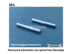 Pannonia kilométer óra spirál ház illesztője fém kivitelben veterán motorkerékpár műszer alkatrészhez, világoskék háttéren fényképezve.